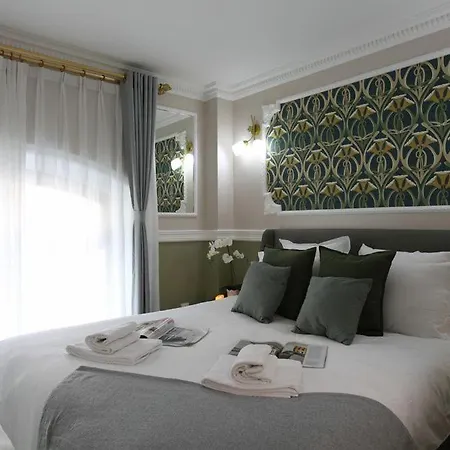 Triplex 250m² 6ch - Clim - Tres Spacieux - * Paris