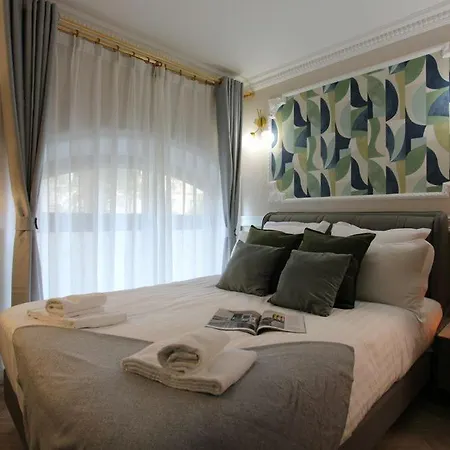 Triplex 250m² 6ch - Clim - Tres Spacieux - Paříž