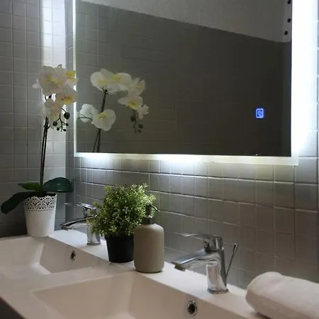 Triplex 250m² 6ch - Clim - Tres Spacieux - * Paříž
