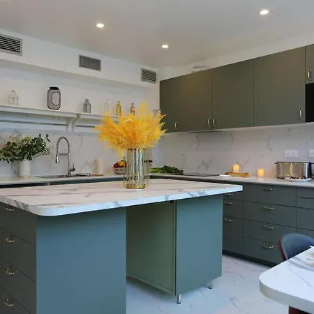 Triplex 250m² 6ch - Clim - Tres Spacieux - Paryż