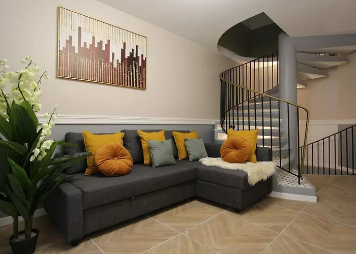 Triplex 250m² 6ch - Clim - Tres Spacieux - Paris